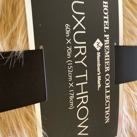 Member's Mark Bedding Members Mark Luxury Faux Fur Throw Poshmark